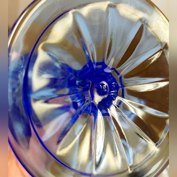 Vintage 1970s Avon Fostoria Glass goblets - Picture 7 of 7